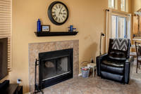 1136 E Hiddenview Dr-008