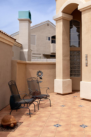 1136 E Hiddenview Dr-004